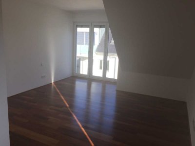Exklusive  4,5 Zi - Maisonettewohnung in Schmalegg –  EBK und mit 3 Balkonen