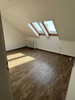 Dachgeschosswohnung Nähe Schulzentrum