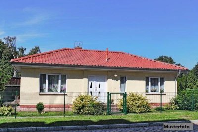 Familienfreundliches Einfamilienhaus mit Platz im Zentrum von Burg