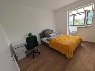 Zimmer in Damen-WG verfügbar: renoviertes Familienhaus mit vielen Extras