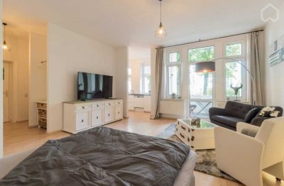 Super helles und zentral gelegenes Apartment mit Balkon im Grünen am Wasser in Berlin-Grünau