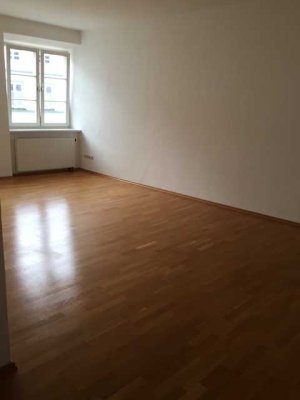Geschmackvolle, gepflegte 3,5-Zimmer-Wohnung in Bad Tölz für  max. 2 Erwachsen mit 2 Kinder