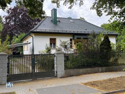 Ihr neues Zuhause! Attraktiver Bungalow auf einem 1.220 m² großen Sonnengrundstück nahe Goethe-Park!