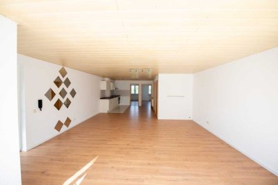 Renovierte Wohnung mit neuer Küche - zentrale Lage, gute Anbindung!