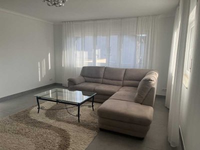 Freundliche und modernisierte 4-Raum-Wohnung mit geh. Innenausstattung mit Balkon und EBK in Plaidt