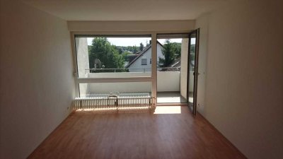 Vollständig renovierte 2-Zimmer-Wohnung mit Balkon und EBK in Mühlheim am Main