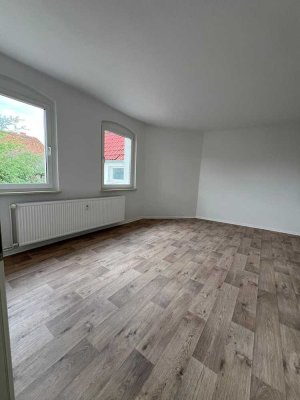 3 Raum Wohnung Neusaniert 1. OG - AB