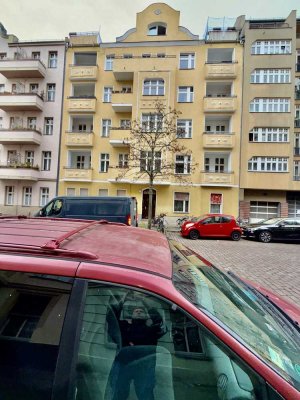 Bezugsfreie 2-Zimmer - Altbau-Wohnung im 4. OG mit Sonnenbalkon nahe Schillerpark und Humboldthain