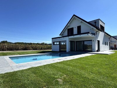 ERSTBEZUG: Exklusives Einfamilienhaus mit Pool, Doppelcarport und zwei Dachterrassen in Kalsdorf bei Graz
