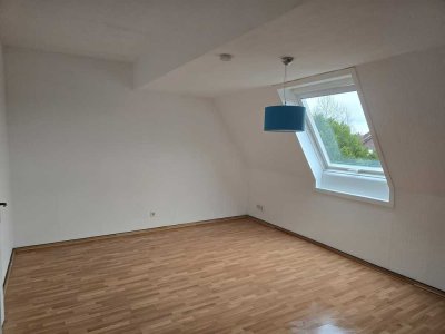 550 € - 90 m² - 4.0 Zi.