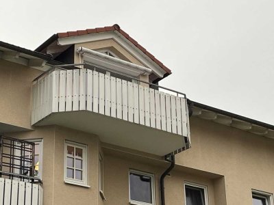 Stilvolle, gepflegte 3-Zimmer-DG-Wohnung, mit Klimaanlage, Balkon und EBK in Talheim