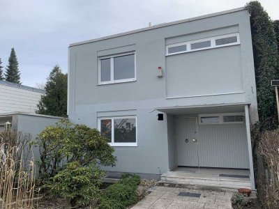 Ruhige, helle 4,5-Zimmer-Doppelhaushälfte im grünen Obermenzing