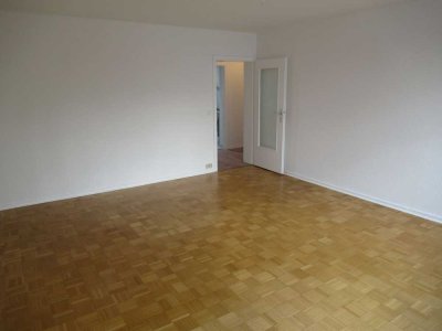 Uninähe. 2 -Zi.- Whg. mit Balkon und EBK. Prima Lage in Herrenhausen.