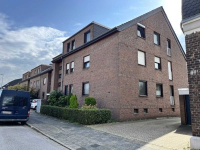 3-Zimmer Dachgeschosswohnung mit großem Balkon und PKW-Stellplatz in Duisburg-Bergheim
