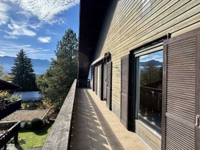 Murnau: 3-Zimmer-Dachgeschosswohnung im Landhausstil mit Balkon