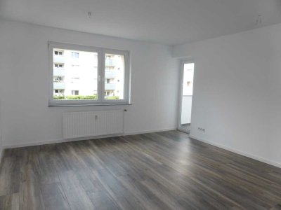 Frisch renovierte 3-Zimmer Wohnung mit Balkon, nahe FH und Köln Arcaden