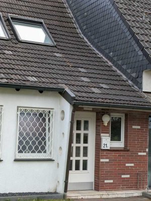 4 Zimmer Dachgeschoßwoh. für max. 2 Pers/1500,-€ Miete in der sämtliche Nebenkosten enthalten sind!