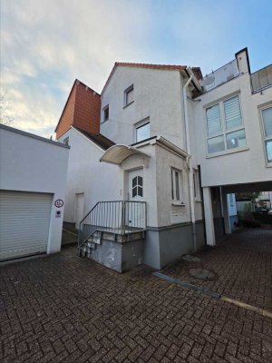 Reserviert - sanierungsbedürftige Altbauwohnung mit Potenzial in Kelkheim