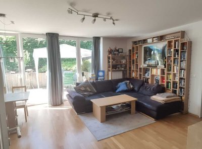 Freundliche 2,5-Zimmer-Souterrain-Wohnung + Terrasse und EBK