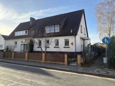 KARSTEN IMMOBILIEN ermöglicht
Ihnen: Doppelhaushälfte im Herzen von Sarstedt