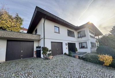 Herrschaftliches Einfamilienhaus mit großem Grundstück!