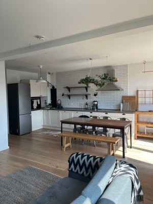 Traumhaftes Penthouse mit Aufdachterrasse und Blick zum Fernsehturm
