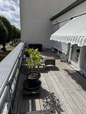 *** TOLLE 3 RAUMWOHNUNG MIT 2 DACHTERRASSEN - BAD MIT DUSCHE UND WANNE -STELLPLATZ***
