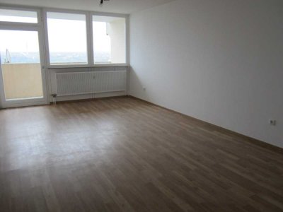 1-Zimmer Wohnung mit Balkon im 17. OG in Erlangen-Büchenbach