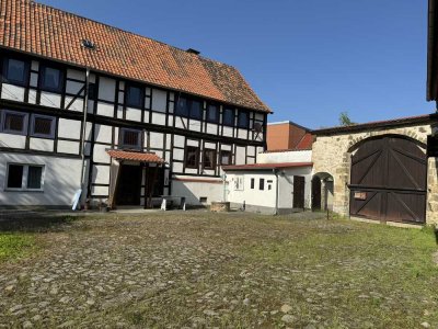 Fachwerkhaus im Landhausstil - 2226qm-Tolle Lage-Renovierungsbedarf-Ausbaureserve-Großer Garten-