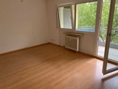 Ideal zur Eigennutzung: 1- Zimmer Appartement mit Kitchenette, Keller und Balkon