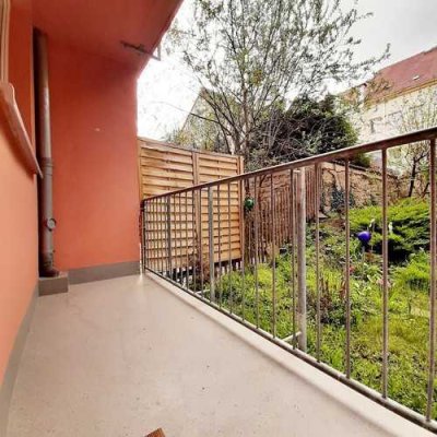 Mit Blick auf die Nikolaikirche