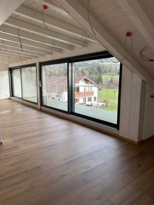 Exklusive Penthousewohnung mit Bergpanoramablick – Erstbezug am Ortsrand von Sulzberg im Allgäu