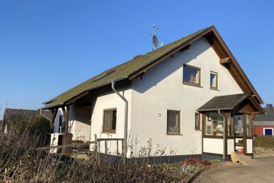 Einfamilienhaus mit Einliegerwohnung in ruhiger Umgebung und hervorragender Verkehrsanbindung