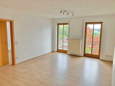 Helle 2,5-Zimmer Wohnung mit Balkon im 2. OG in Passau-Grubweg