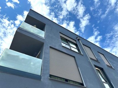 Schöne Penthouse Wohnung mit Terrasse, Fußbodenheizung, Aufzug & Tiefgaragenstellplatz