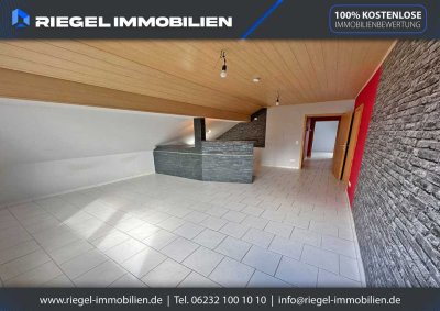 Sie hier? Wir auch! Kapitalanlage oder Eigennutz, Dachgeschosswohnung mit gelungener Raumaufteilung
