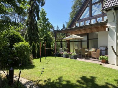 Erdgeschosswohnung in Isernhagen-Süd mit Terrasse und Garten, Carport und Stellplatz