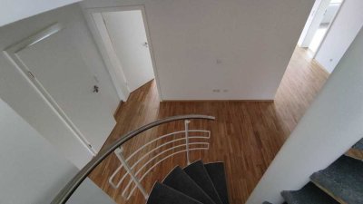 Gehobene 4-Zimmer-Maisonette / Galeriewohnung in Niederfeld