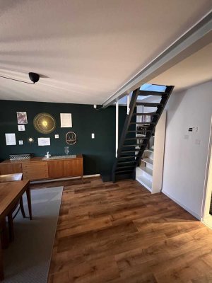 Schöne 3,5 Zimmer Maisonette-Wohnung mit Balkon und Einbauküche in Gerlingen-Gehenbühl