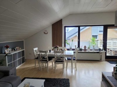 Helle Dachgeschosswohnung mit großer Terrasse