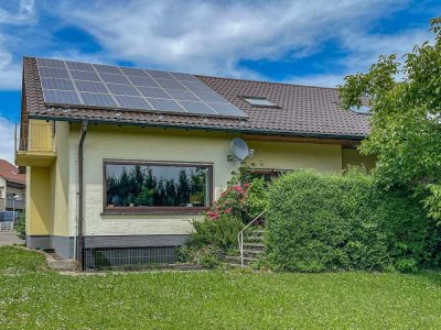 Familienfreundliches Einfamilienhaus mit großem Garten und Nähe zu Kindergarten  & Schule