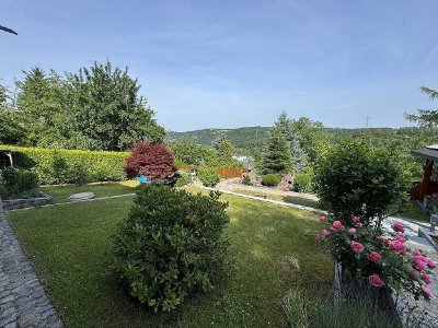 Ihr neues Zuhause mit atemberaubendem Ausblick & wunderschönem Grundstück!