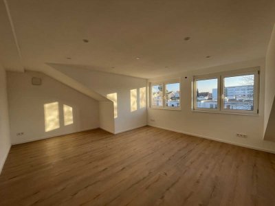 Großzügige 122 m² Dachwohnung in Feldrandlage – modern, hell & perfekt angebunden (Dellmensingen)