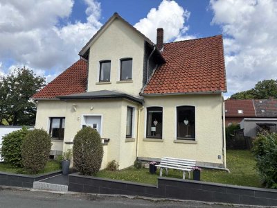 Wohnhaus mit großem Grundstück in guter Lage RESERVIERT!