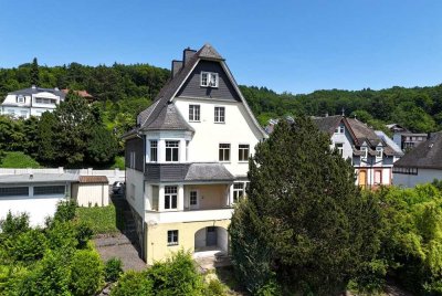 Gründerzeitliche Einfamilienvilla mit großem Garten in bester Aussichtslage am Roteberg