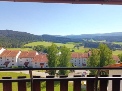 Helle 2-Zimmer Wohnung im 4. OG mit Balkon in Regen