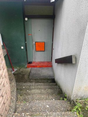 Helle 2-Zimmer Wohnung mit Terrasse, Stellplatz und Garage in Neunkirchen