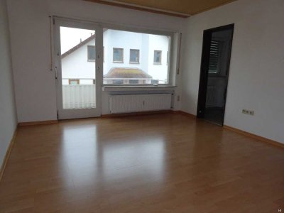 Helle 1 ZKB-Single-Wohnung mit Balkon-
vermietet wird nur an Damen
