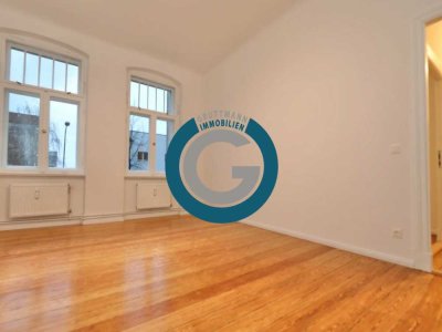 FRISCH RENOVIERT MIT MODERNISIERTEM BAD - HOHE DECKEN & SCHÖNE HOLZDIELEN -  BEGEHRTER ALTBAUCHARME
