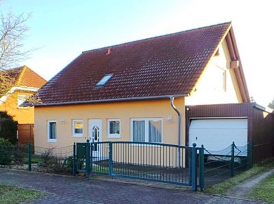 Massives Einfamilienhaus in ruhiger ostseenaher Lage mit Sauna, SW-Terrasse, Einbauküche und Garage